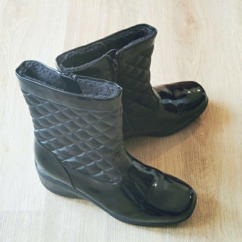 White Mountain Aquarius Quilted Satin Boots / Size 7M Black Winter Boots - Picture 8 of 13